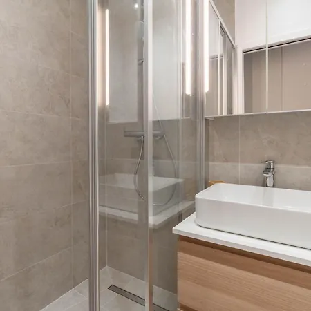 Charmante - Lsp Le Marais *